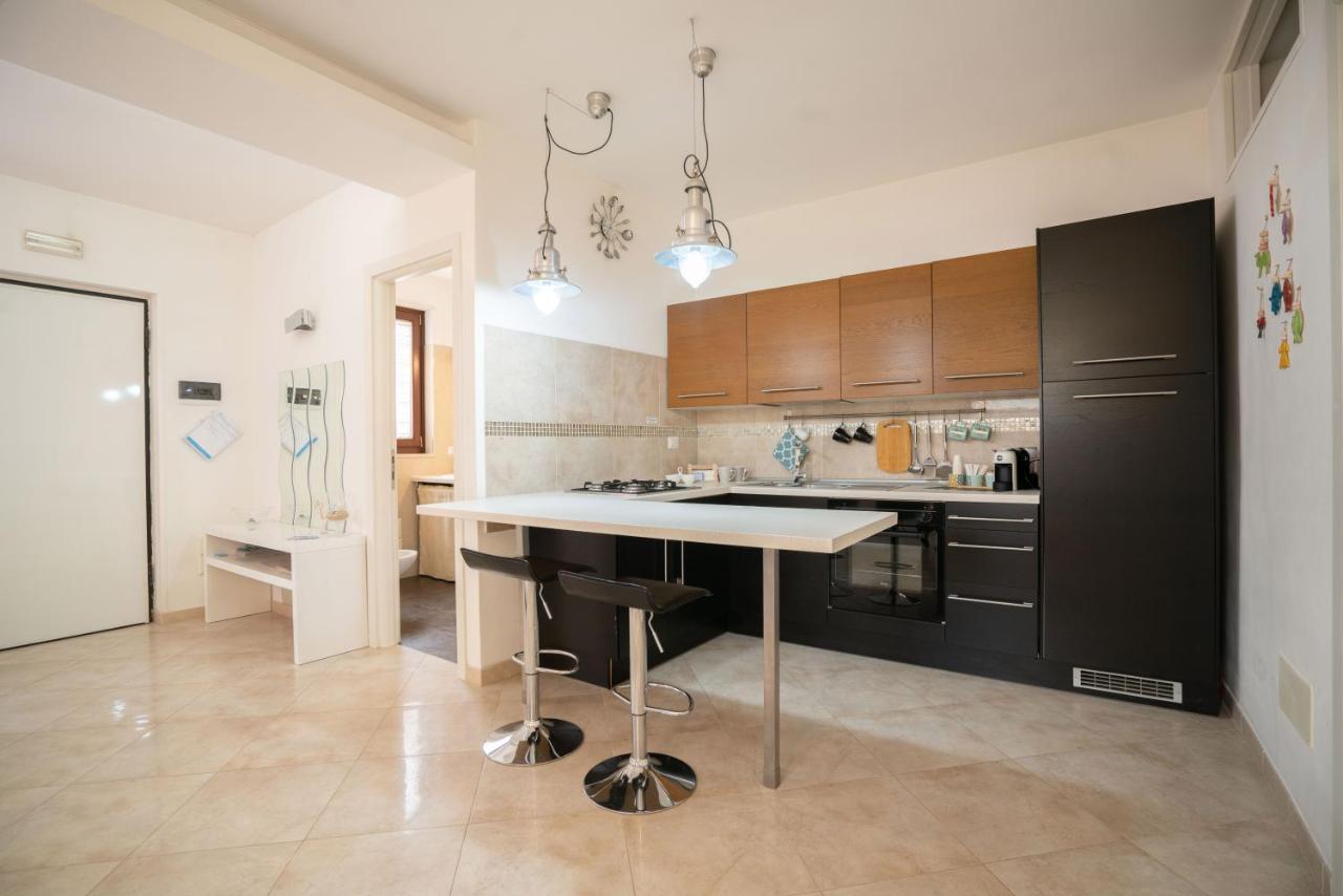 La Casetta Di Chiara B&B Полиньяно-а-Маре Экстерьер фото