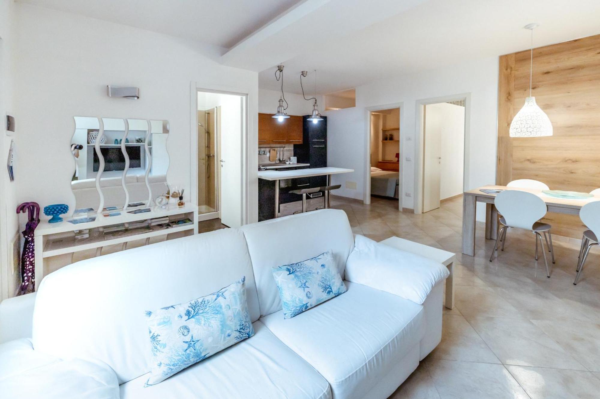 La Casetta Di Chiara B&B Полиньяно-а-Маре Экстерьер фото