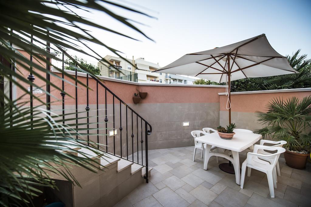 La Casetta Di Chiara B&B Полиньяно-а-Маре Номер фото
