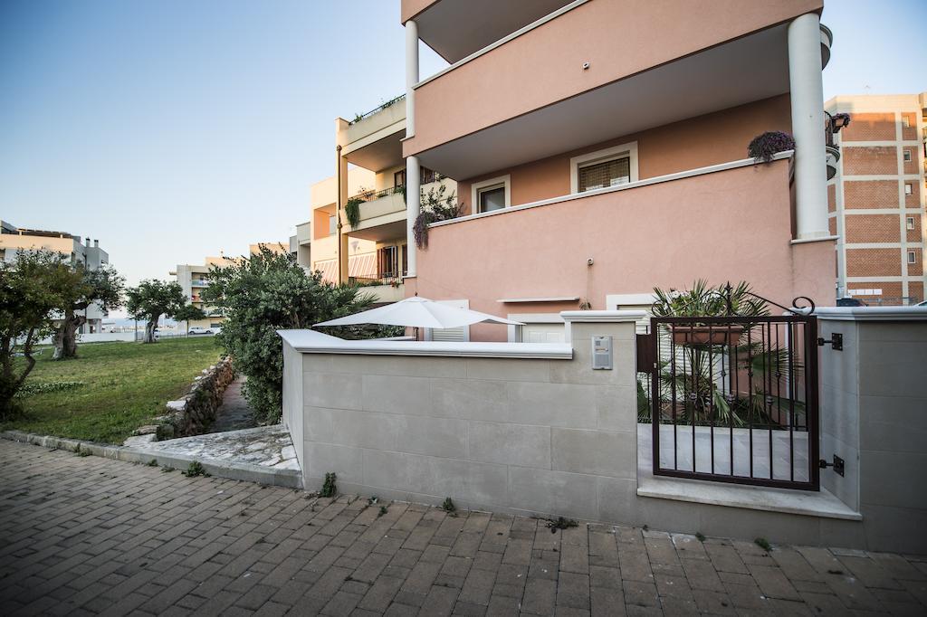 La Casetta Di Chiara B&B Полиньяно-а-Маре Номер фото