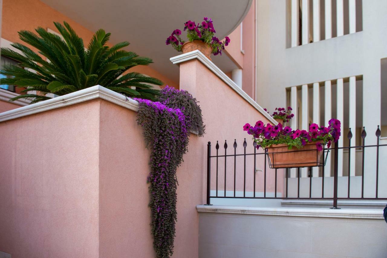 La Casetta Di Chiara B&B Полиньяно-а-Маре Экстерьер фото